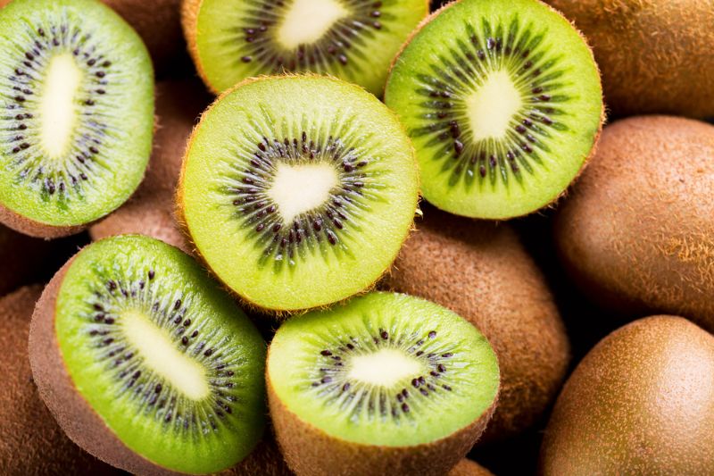 fresh-kiwi-fruit-background | kiwi