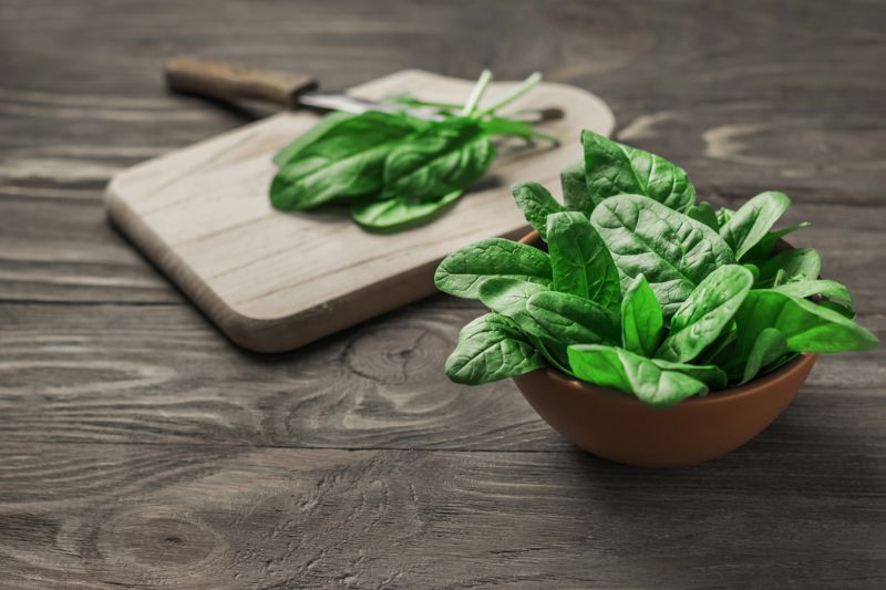 fresh-spinach-leaves-bowl-on-rustic | spinach