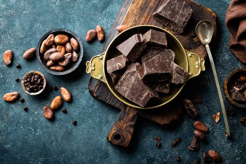 dark-chocolate-pieces-crushed-cocoa-beans | dark chocolate 