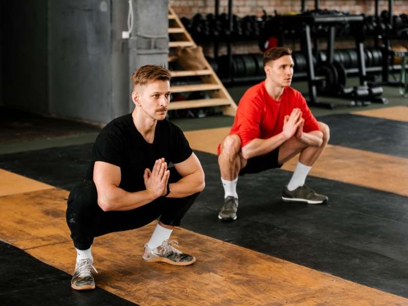 MADkabFhlEE-sporty-men-in-the-gym | Kegel Exercises for Men to Last Longer