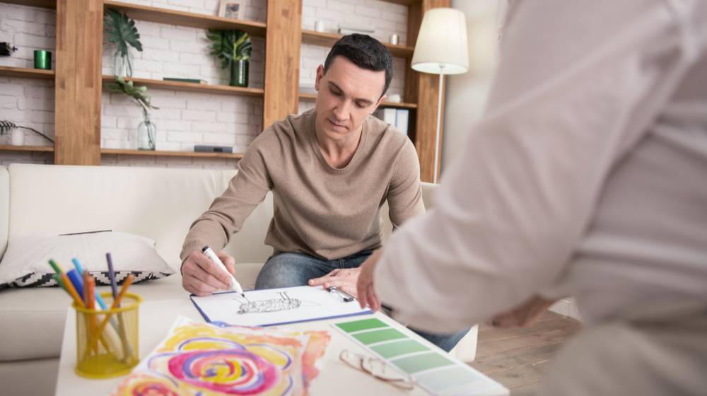 drawing series concentrated vigorous man visiting art therapy ideas | Featured