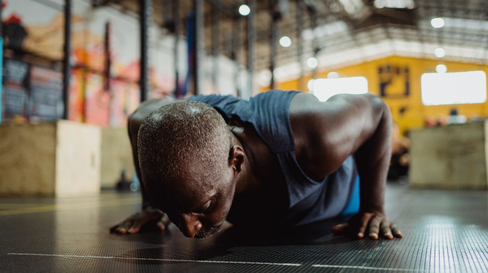 Photo of Man Doing Push Ups | 100 Pushups a Day | Featured