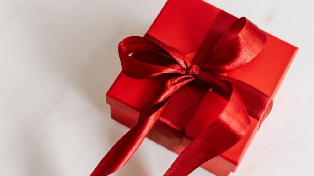 Red Gift Box Tied With Ribbon | Last Minute Valentine's Day Gifts | Featured