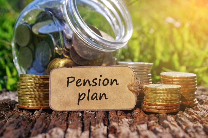 Paper Tag Written with Pension Plan | Pension vs 401k