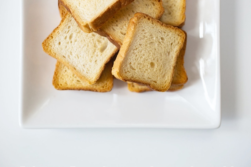 plate of sliced breads | foods to avoid
