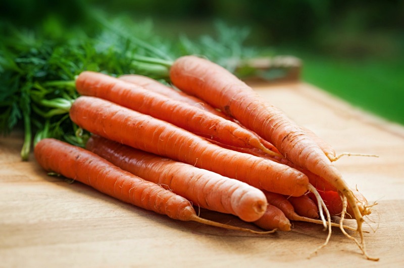 orange carrots on table | Diabetes symptoms
