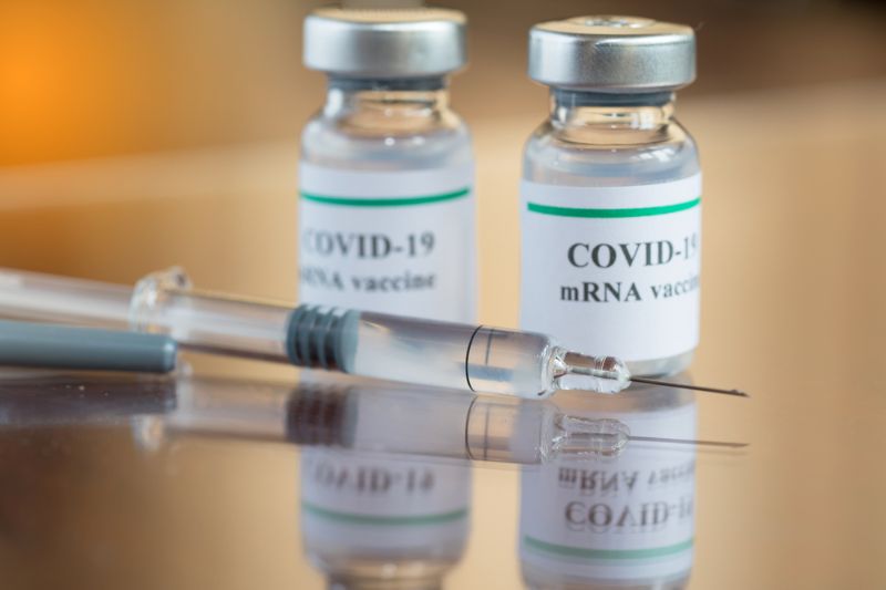 covid19-mrna-vaccine-syringe-needle-injection mrna vaccine