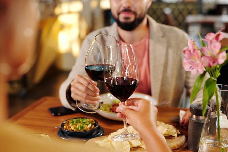 Food Restaurant Man Couple | Red vs White Wine