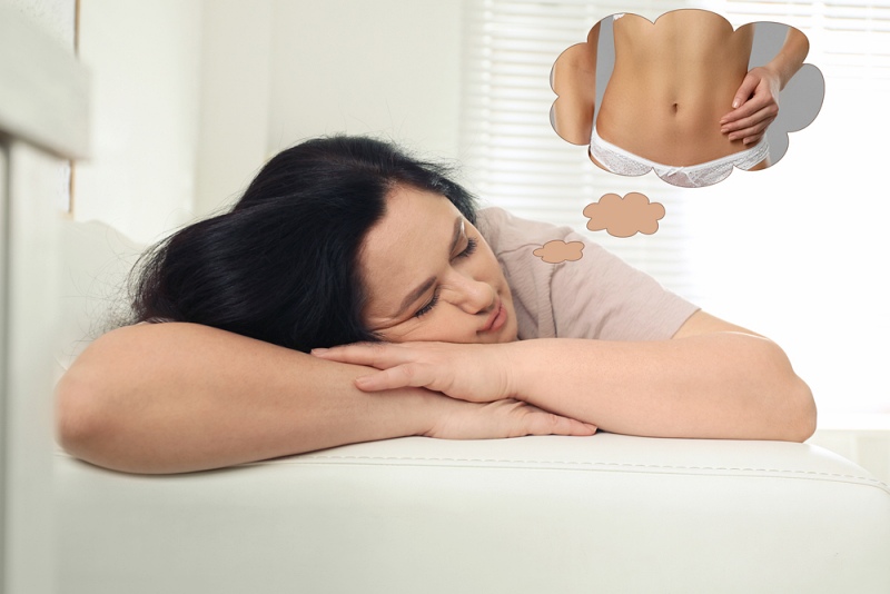 overweight woman seeing dreams about slim | do naps help you lose weight