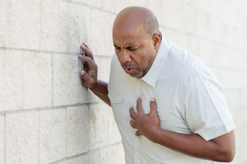 Man having heart attack | Organic heart disease | Featured